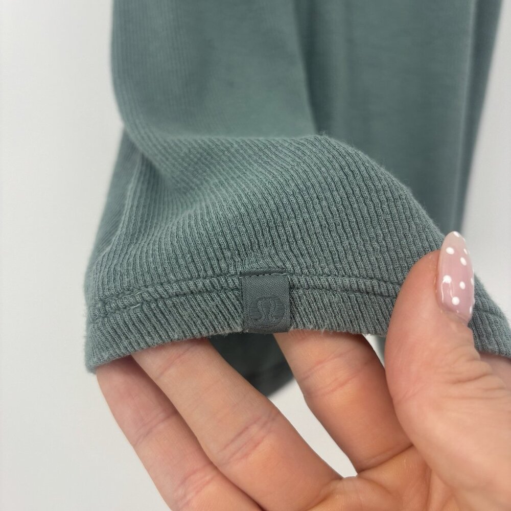 Lululemon Hold Tight Tank Hip Length Womens Size 4 Tidewater Teal 56350 *Read - Picture 6 of 8